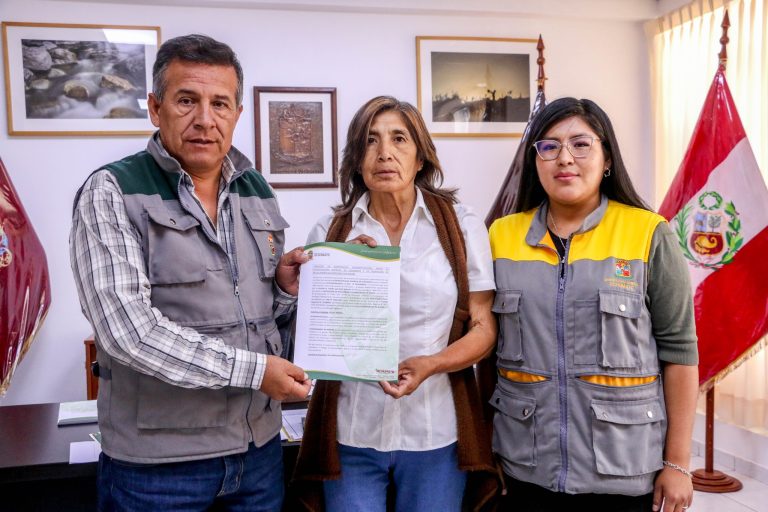Convenio interinstitucional entre la Municipalidad de Uchumayo y la Asociación de recicladores ecoamigables en acción, a favor del medio ambiente