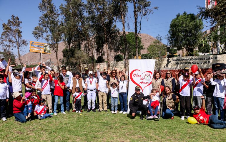 Alcalde distrital estuvo presente en la apertura del programa Paraecuestre de la PNP