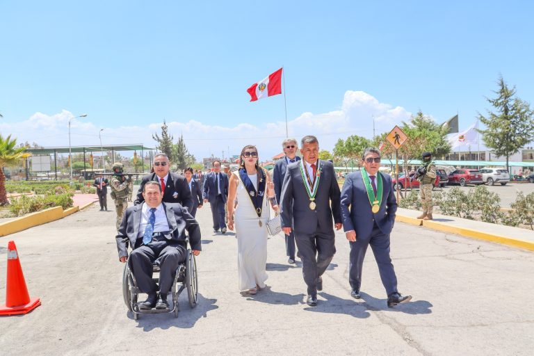 Alcalde de Uchumayo participó en la Ceremonia de Reconocimiento al Nuevo Comandante General de la Tercera División de Ejército.